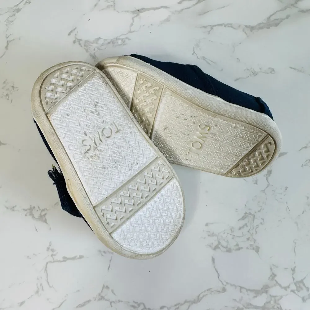 Toms classic shoes